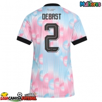 Camisa de Futebol Bélgica Zeno Debast #2 Equipamento Secundário Mulheres Mundo 2026 Manga Curta